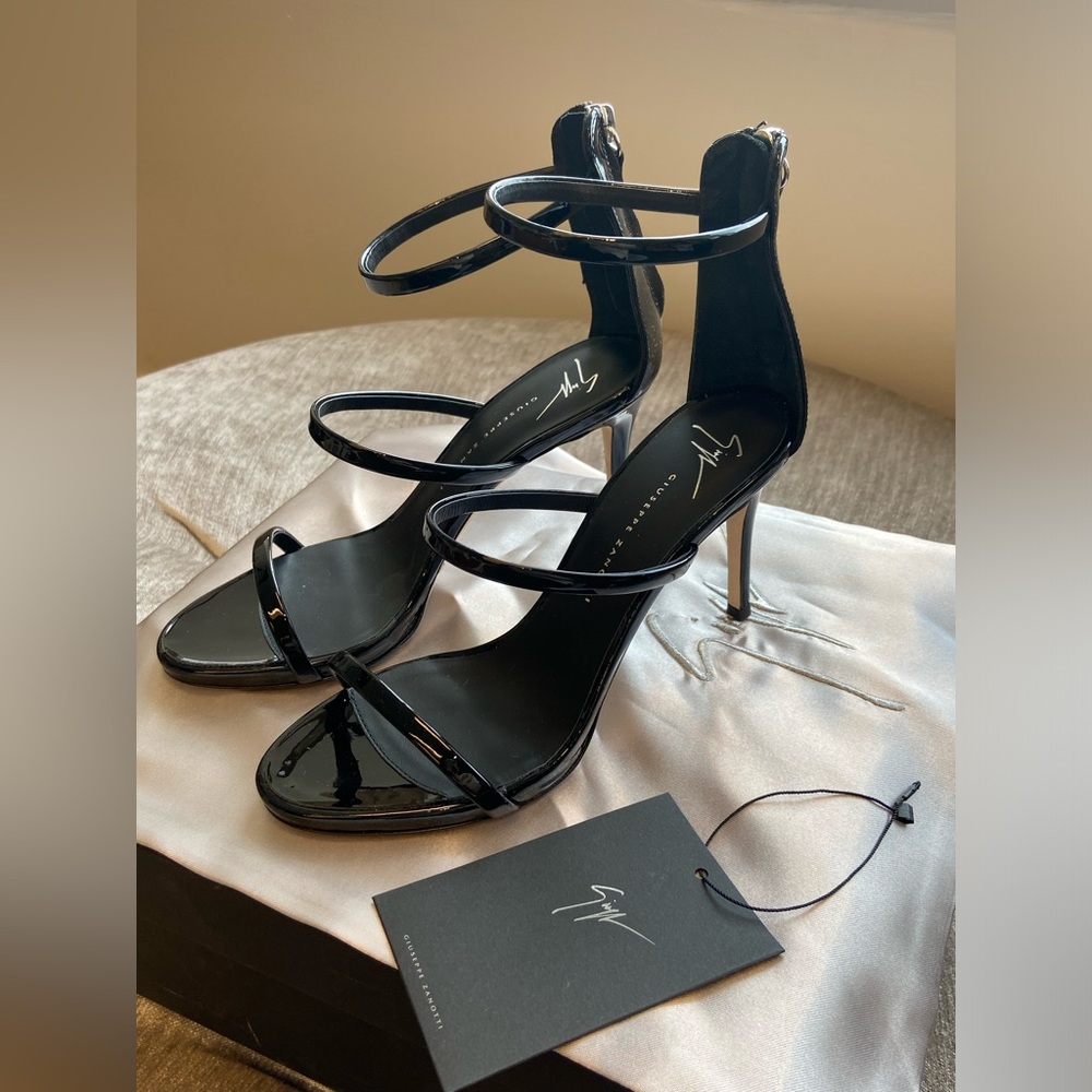 Giuseppe Zanotti Black Patent Sandals Strappy Harmony 90 mm Heels Zip Back